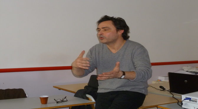 Pascal Verroust, producteur de cinéma et de télévision devant les CAP du LP Balavoine